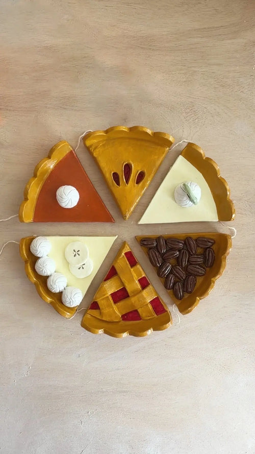 Sculdp pie slices pottery creation